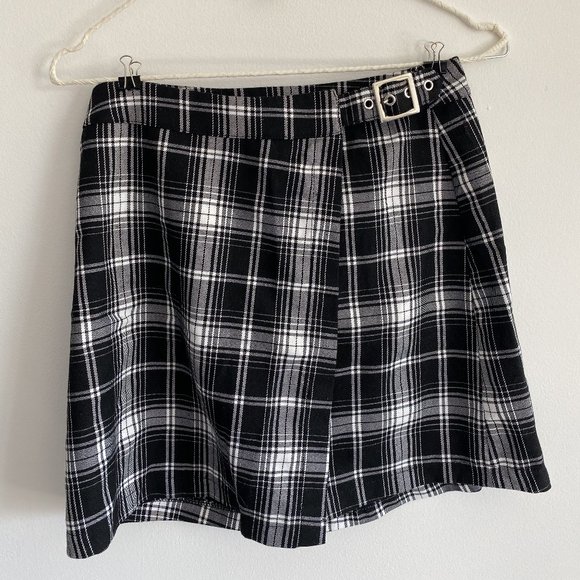Brandy Melville black/white plaid 'Emerson' skirt - Picture 1 of 7